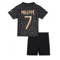 Koszulka piłkarska Paris Saint-Germain Kylian Mbappe #7 Strój Trzeci dla dzieci 2023-24 tanio Krótki Rękaw (+ Krótkie spodenki)